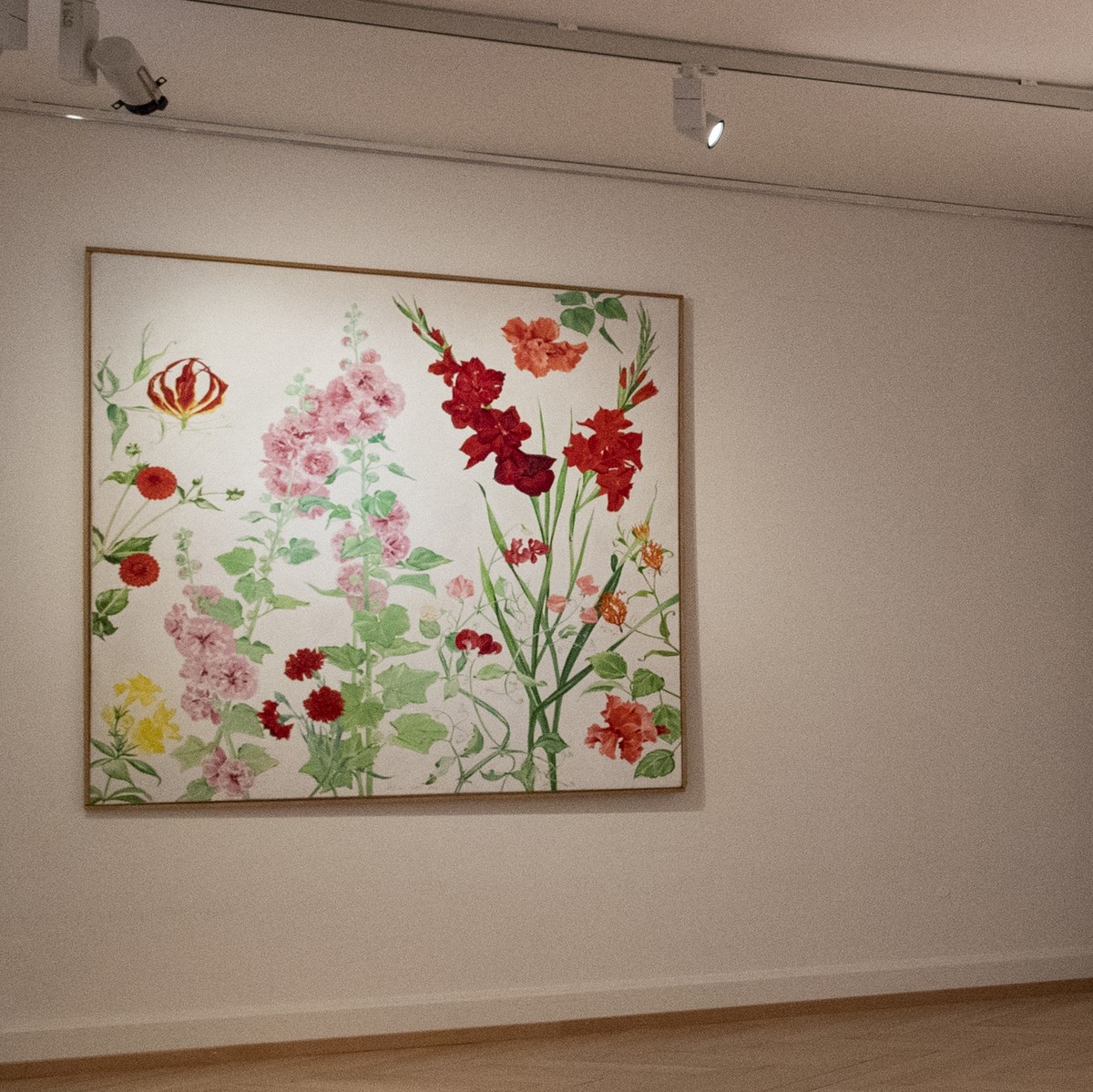 Blick in die Ausstellung "Iris von Roten - Frauen im Laufgitter" mit Auszuegen aus dem Buch von 1958, Reaktionen und Inszenierungen zu neueren feministischen Stellungsnahmen im Ausstellungsh ...