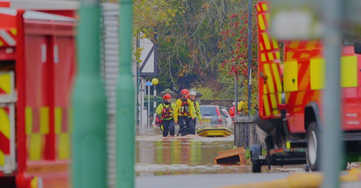 -berschwemmungen-nach-Sturm-in-Wales