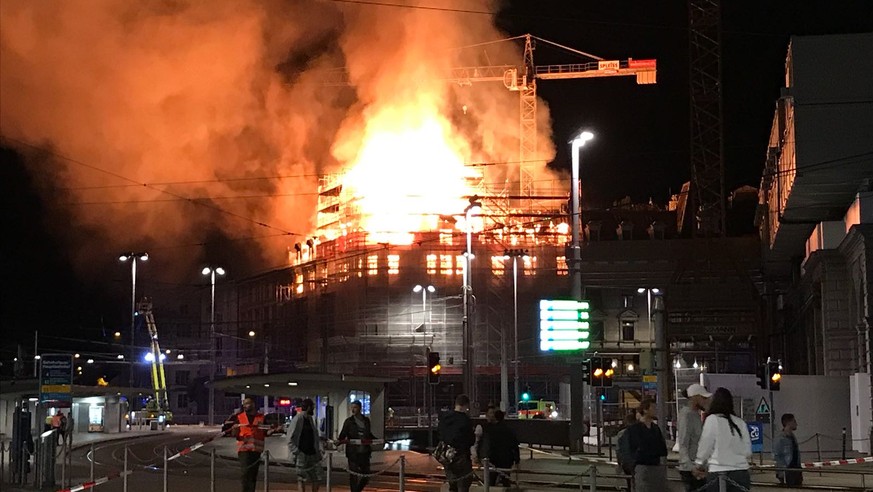 Im Gebäude vis à vis vom Zürcher HB kam es zu zwei Explosionen.