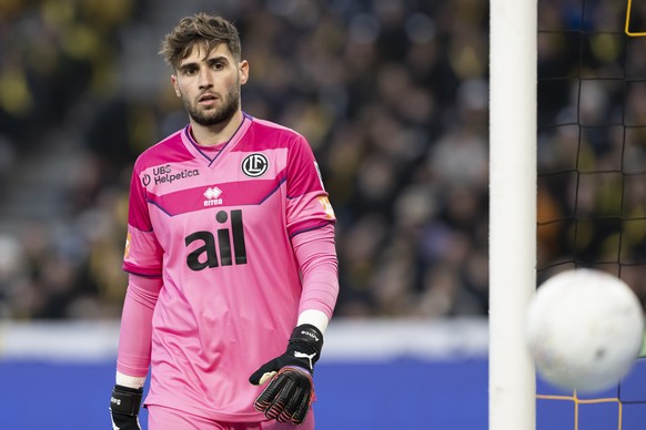 Torhueter Amir Saipi (LUG) reagiert im Fussball Meisterschaftsspiel der Swiss Super League zwischen BSC Young Boys, YB, und FC Lugano, LUG, vom Sonntag, 23. Februar 2025 in Stadion Wankdorf in Bern. ( ...