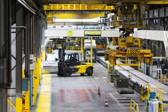 Illustration des chaines de production et de la recherche et développement de Novelis SA sur l’aluminium photographie ce mardi 17 mars 2026 sur site de Sierre. En collaboration avec BMW Group Suisse,  ...