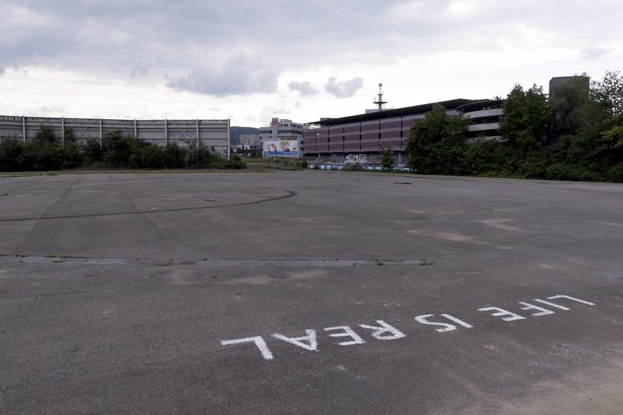 Das Hardturm Areal in Zuerich, aufgenommen am Freitag, 15. Juli 2016. Der Investorenwettbewerb der Stadt Zuerich zum Hardturm-Areal ist abgeschlossen. Wie am Dienstag, 12. Juli 2016, bekannt wurde, ha ...