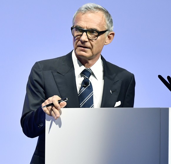 epa06696258 Urs Rohner, president of Credit Suisse (CS), speaks during the general assembly at the Hallenstadion in Zurich, Switzerland, 27 April 2018. Founded in 1856, Credit Suisse is now Switzerlan ...