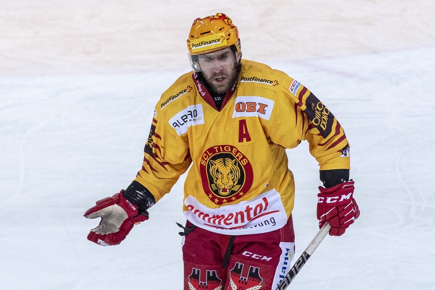 Chris DiDomenico von Langnau beim Eishockey Meisterschaftsspiel in der Qualifikation der National League zwischen dem EV Zug und den SC Langnau Tigers vom Freitag, 15. Februar 2019 in Zug. (PPR/Urs Fl ...