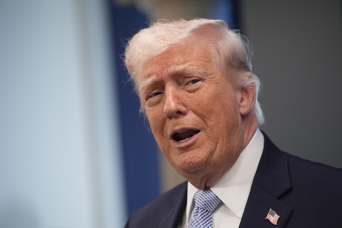 epa12872495 US President Donald Trump briefs the media on Iran from the James S Brady Press Briefing Room of the White House in Washington, DC, USA, 06 April 2026. EPA/YURI GRIPAS / POOL