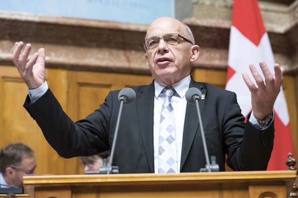 Bundesrat Ueli Maurer, spricht waehrend der Sondersession im Nationalrat, am Donnerstag, 4. Mai 2017 in Bern. (KEYSTONE/Anthony Anex)