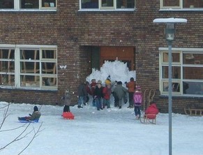 Nein, das ist nicht im Waadtland. Aber die Schüler auf dem Bild haben auch schulfrei.