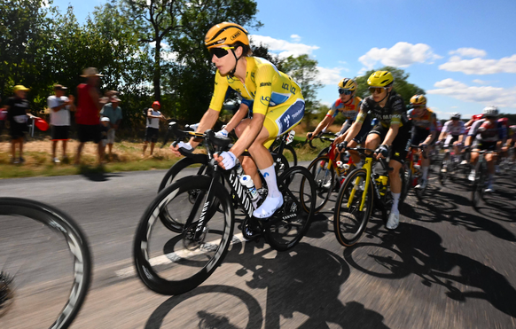 reusser (marlen) - (sui) - movistar - 51 CYCLISME TOUR DE FRANCE FEMININ 2026 2026 MONTBRISON TOURNON-SUR-RHONE FRANCE 06 08 2026 GARNIER ETIENNE France GermanyxJapanxUKxFrancexBelgiumxOUT *** Reusser ...