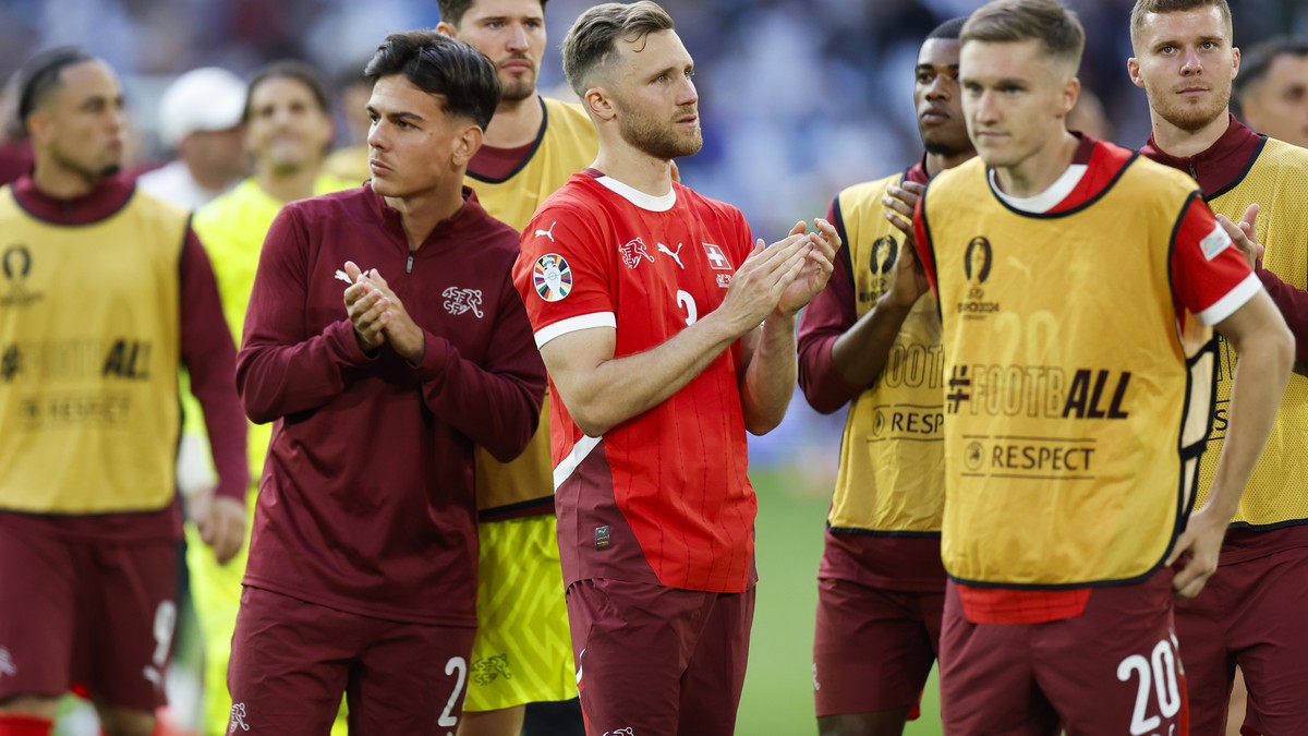 Die-Fans-empfangen-die-Nati-gegen-17-Uhr-sollen-die-Spieler-in-Z-rich-eintreffen