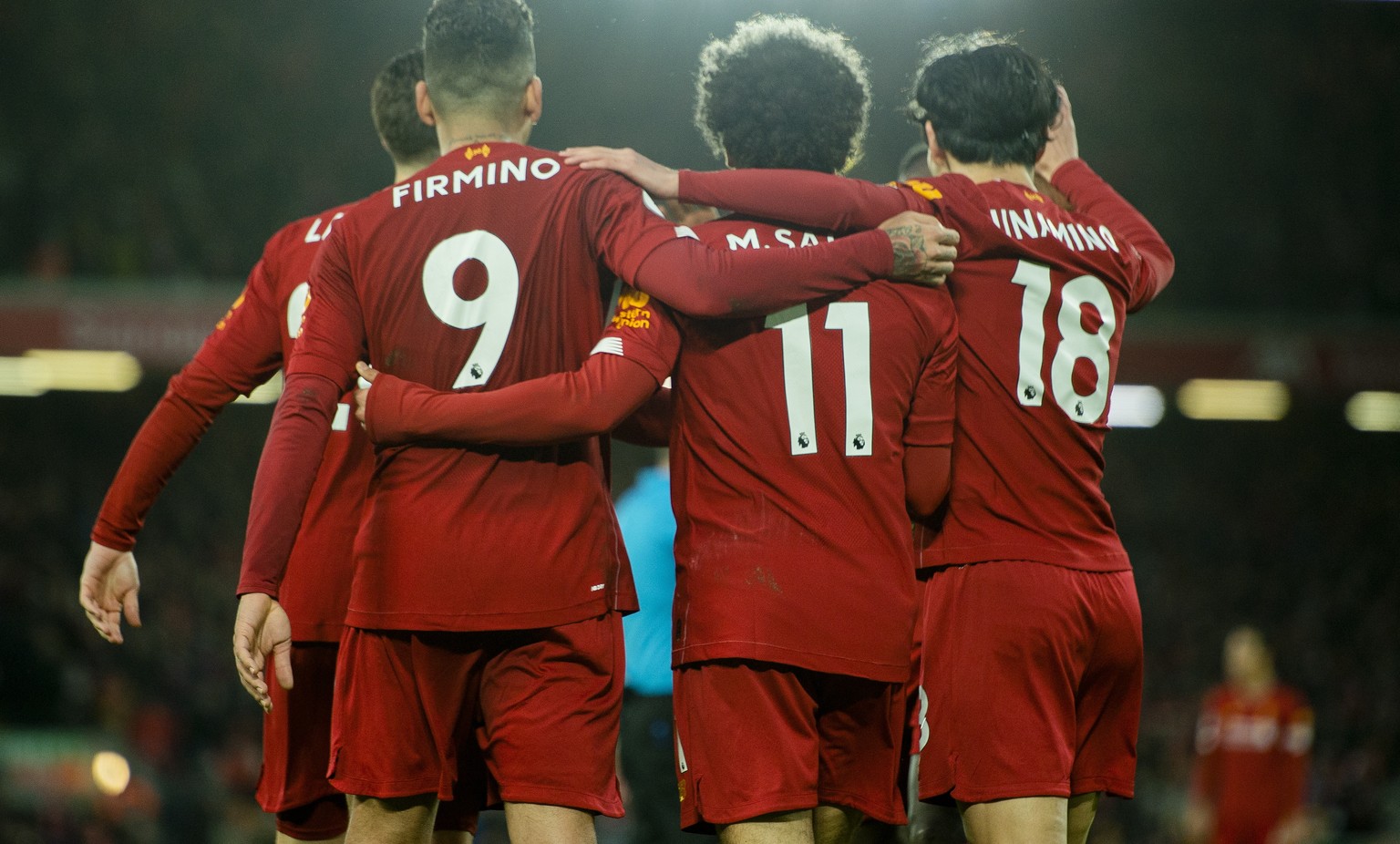 epa08185602 Liverpool&#039;s Mohamed Salah celebrates after scoring the fourth goal making the score 4-0 during the English Premier League soccer match between Liverpool and Southampton at Anfield, Li ...