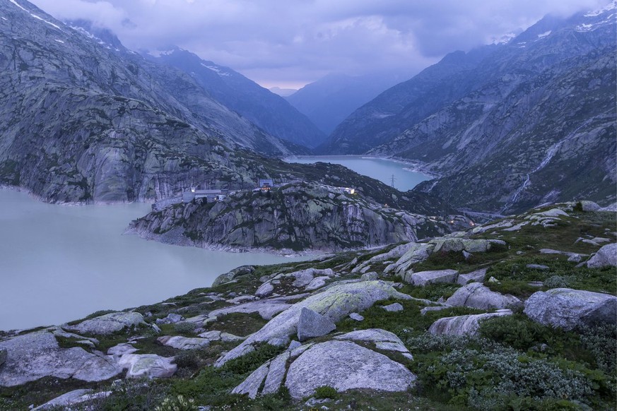 Grimsel mit Stausee.