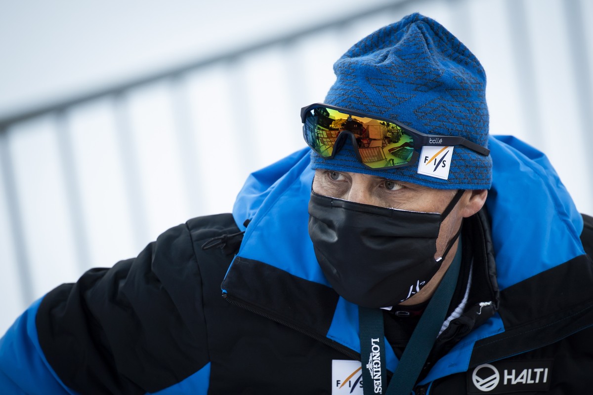 epa08930262 Markus Waldner, FIS Chief Race Director, reacts during the second run of the Men's Slalom race at the FIS Alpine Skiing Ski World Cup in Adelboden, Switzerland, 10 January 2021. EPA/J ...