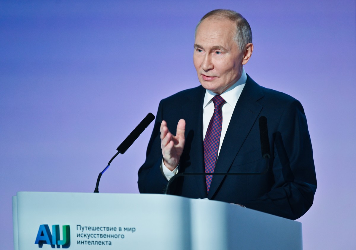 epa11770868 Russian President Vladimir Putin speaks during a plenary session of the AI Journey 2024 at the Sberbank City business complex on Kutuzovsky Avenue in Moscow, Russia, 11 December 2024. � Th ...