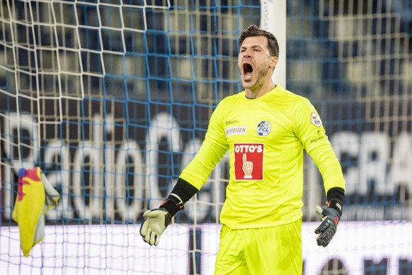 Torhuerter Marius Mueller von Luzern nach dem gehaltenen Penalty beim Super League Meisterschaftsspiel zwischen dem FC Luzern und dem Servette FC vom Donnerstag, 4. Februar 2021 in Luzern. (KEYSTONE/U ...