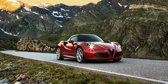 Klischeehafte Berichte, sexistische Idioten und kistenweise Bier – watsons erster Autotest