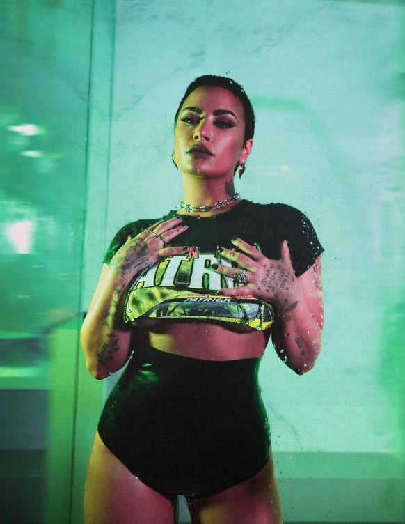Demi Lovato

https://www.instagram.com/p/Cc_ARbyJhf8/