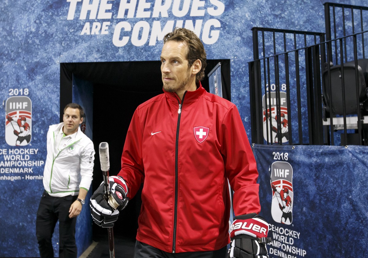 Switzerland's Patrick Fischer, head coach of Switzerland national ice hockey team, arrives for the official team photo taken by the photographer of IIHF, during the IIHF 2018 World Championship a ...