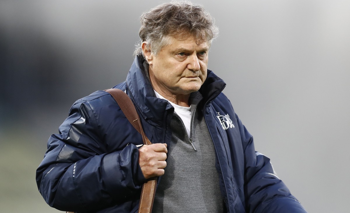 ARCHIVBILD ZUM POSITIVEN CORONAVIRUS-TEST VON FCZ PRAESIDENT ANCILLO CANEPA, AM SONNTAG, 12. JULI 2020 - FC Zuerich's president Ancillo Canepa leaves the pitch at halftime during the first Super  ...