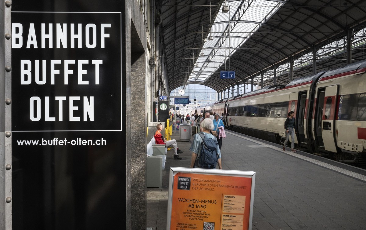Der Eingang des Bahnhof Buffet Olten, fotografiert am Montag, 2. September 2024 in Olten. Die Firma Autogrill Schweiz AG mit Sitz in Olten schliesst das Buffet per 20. Dezember 2024. (KEYSTONE/Christi ...