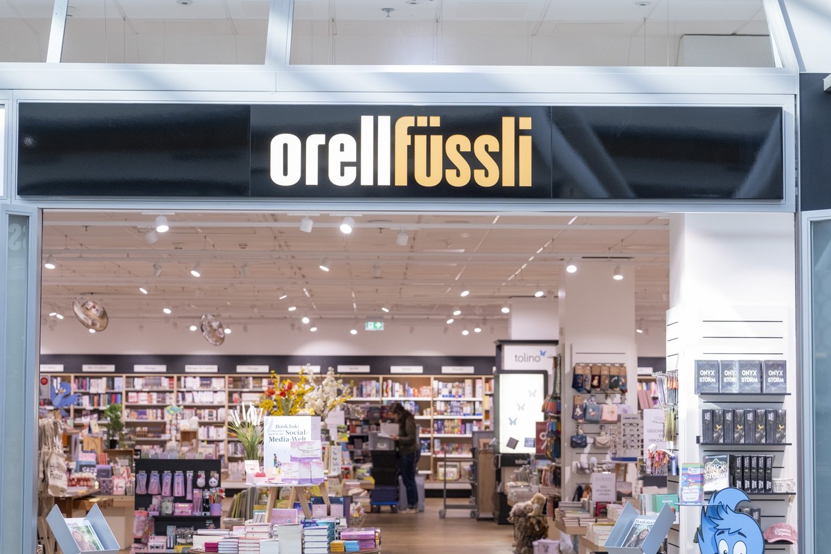 Ein Logo von Orell Fuessli ist beim Detailhaendler Buchhaendlers Orellfuessli im Einkaufszentrum Emmen Center angebracht, anlaesslich einer Begehung durch das Shopping Center am Dienstag, 11. Maerz 20 ...