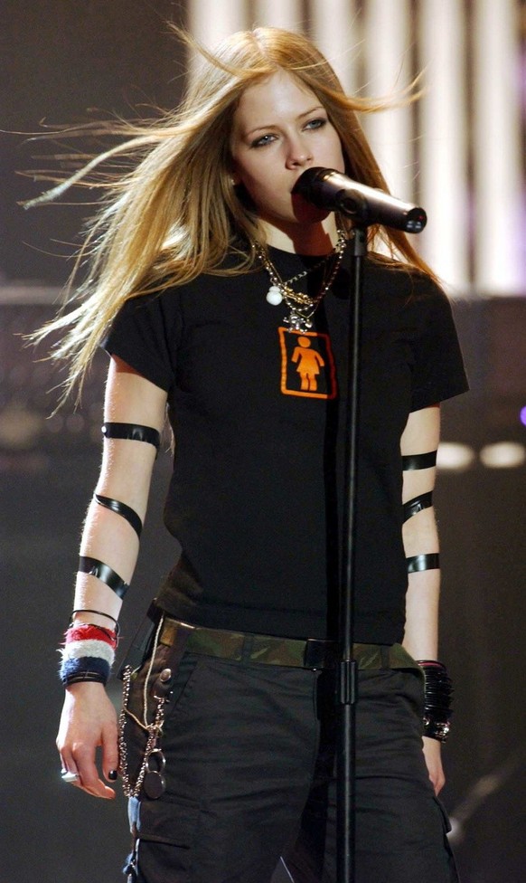 Canadian Avril Lavigne performs at The Brit Awards London, Thursday, February 20, 2003. (AP Photo/PA, Myung Jung Kim) ** UNITED KINGDOM FROM MAGAZINES OUT **