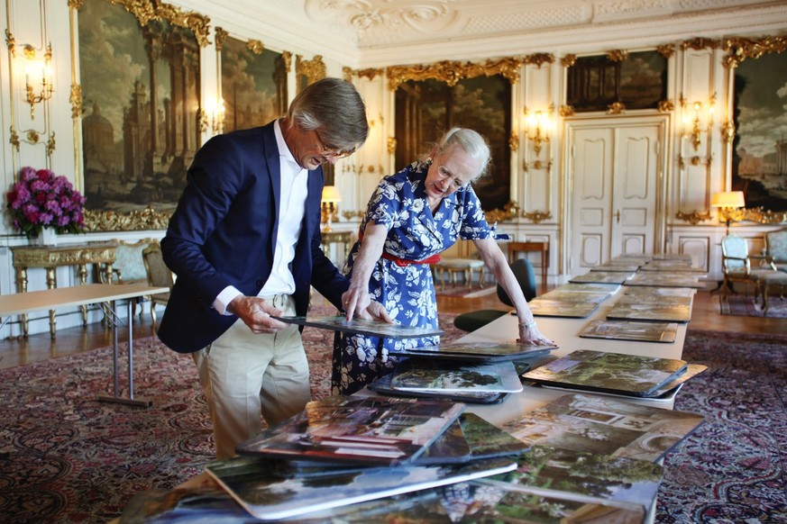 Bille August und Königin Margrethe beim Dreh von «Ehrengard».