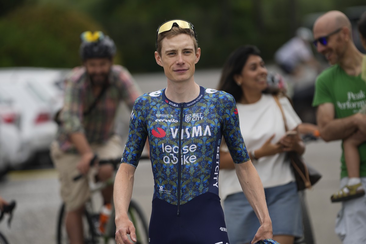 Denmark's Jonas Vingegaard prepares to leave for with Visma-Lease a Bike fellow riders for a training in Florence, Italy, Thursday, June 27, 2024, two days before the start of the Tour de France  ...
