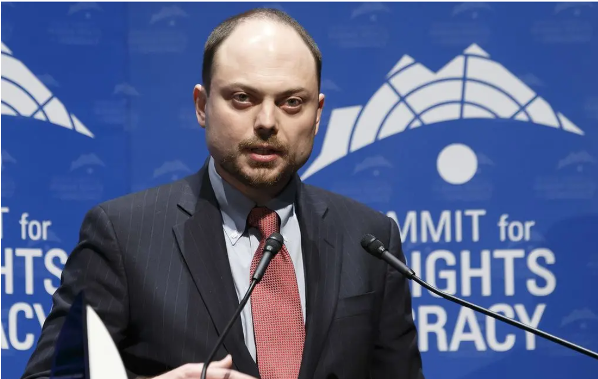 Une procédure pénale a été ouverte contre le journaliste et opposant russe Vladimir Kara-Murza, confident de l'homme politique Boris Nemtsov, assassiné en 2015, après avoir déjà été détenu pendan ...
