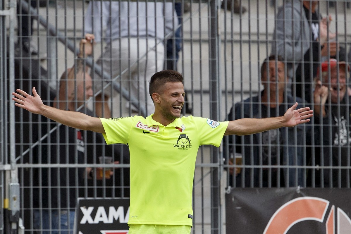 Biel's Antonio Marchesano celebrates his goal after scored the 1:4, during the Challenge League soccer match of Swiss Championship between Neuchatel Xamax FCS and FC Biel-Bienne, at the Stade de  ...