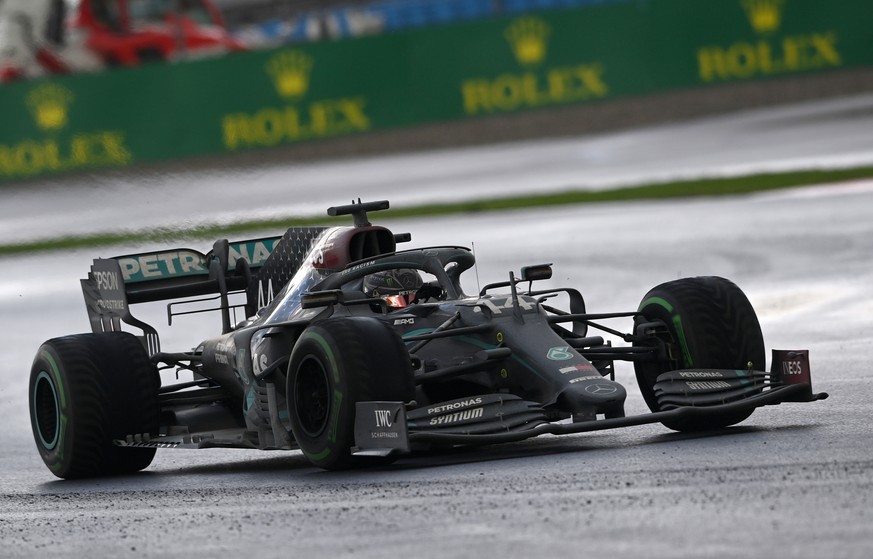 epa08821533 British Formula One driver Lewis Hamilton of Mercedes-AMG Petronas in action during the Formula One Grand of Turkey on the Intercity Istanbul Park circuit, Istanbul, Turkey, 15 November 20 ...