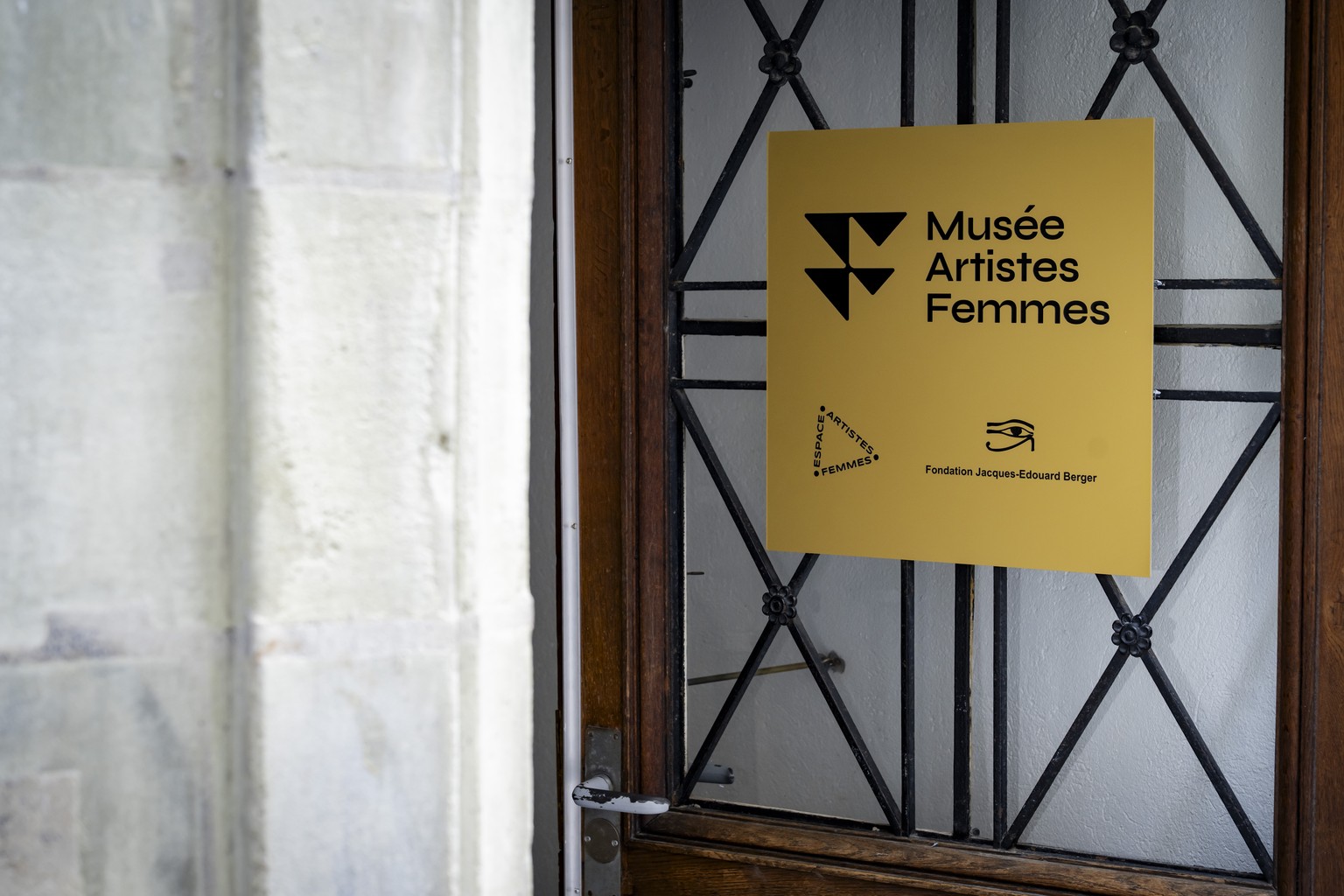 Une vue de l'entree du nouveau Musee Artistes Femmes (MAF) le vendredi 6 mars 2026 a Lausanne. (KEYSTONE/Jean-Christophe Bott)