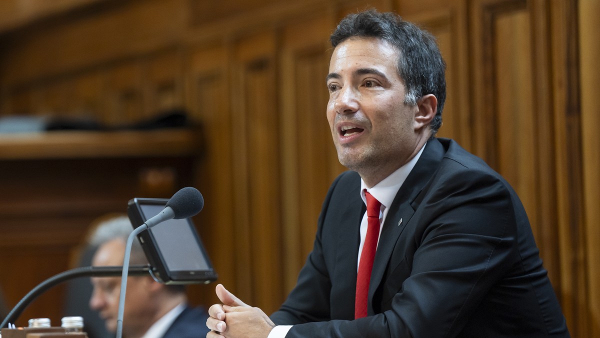 Staenderatspraesident Andrea Caroni, FDP-AR, an der Sommersession der Eidgenoessischen Raete, am Montag, 2. Juni 2025 im Staenderat in Bern. (KEYSTONE/Til Buergy)