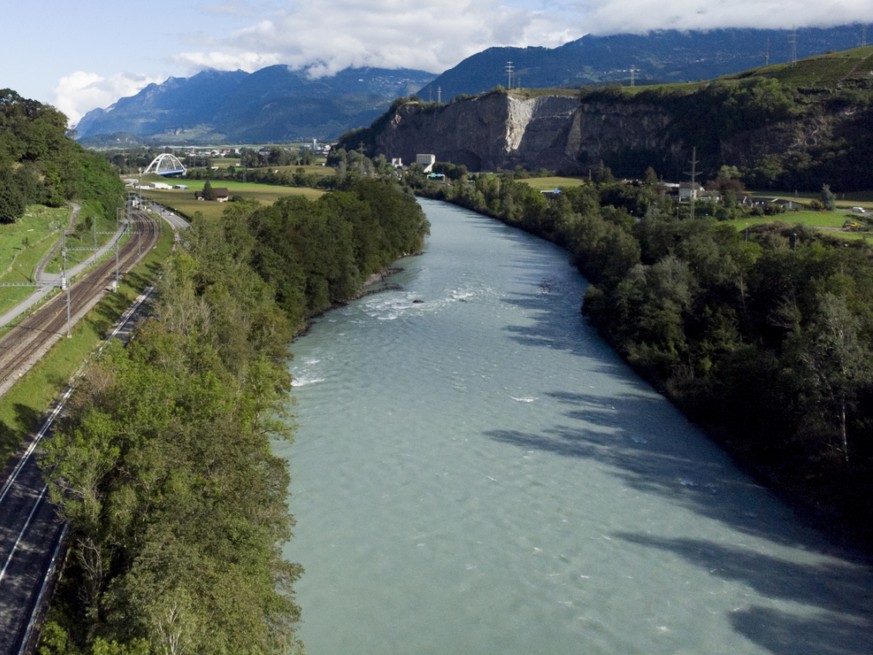 Eine französische Firma kann die 160 Kilometer entlang der Rhone in den Kantonen Wallis und Waadt gestalten. (Archiv)