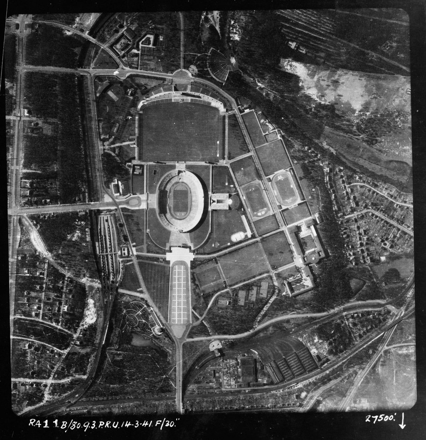 epa01942985 An image made available by Royal Commission on the Ancient and Historical Monuments of Scotland (RCAHMS) showing the olympic Stadium, Berlin, Germany in a reconnaissance photograph taken b ...