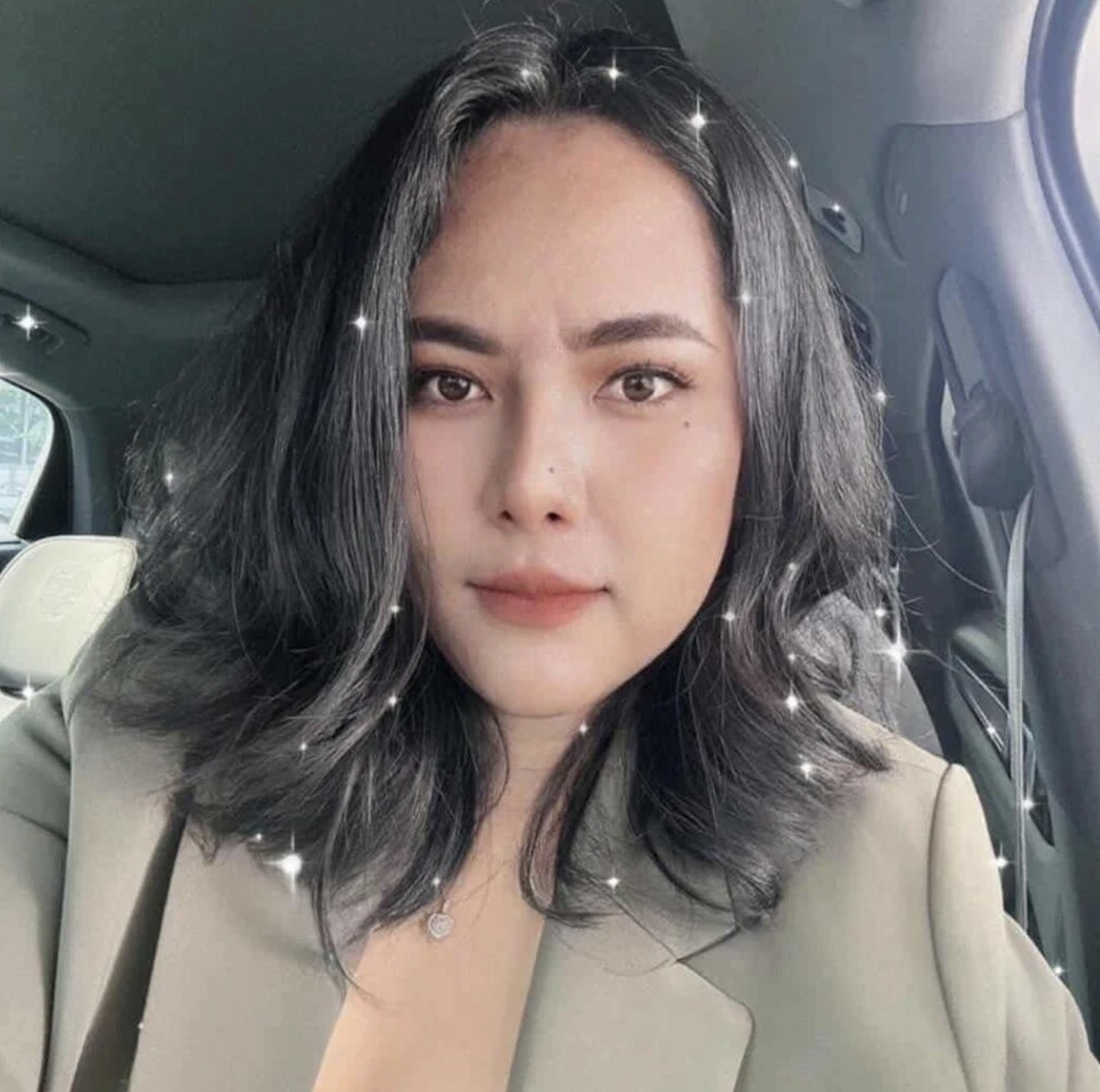 Wilawan Emsawat est l'ex-épouse d'un politicien local, selon le Bangkok Post.