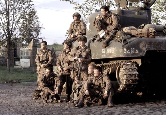 Donnie Wahlberg, Kirk Acevedo, Scott Grimes, Frank John Hughes, Adam James, Ross McCall, and Neal McDonough in Band of Brothers: Wir waren wie Brüder (2001)