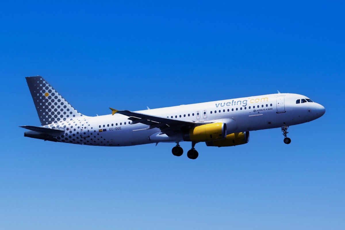 in the photo an Airbus A320-232 of the Vueling company PUBLICATIONxNOTxINxITA Copyright: xAlbertoxLoxBiancox/xipa-agency.netx/xAlbertoxLoxBiancox IPA_Agency_IPA59029186