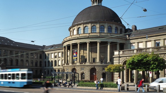 Die ETH Zürich schneidet in 13 Studiengängen im neuen QS-Hochschulranking unter den Top 10 weltweit ab. Nur sechs andere Universitäten in den USA und Grosbritannien haben mehr Top 10-platzierte Studie ...