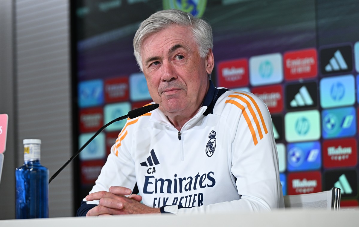 epa12046353 Real Madrid's head coach Carlo Ancelotti attends a press conference after team's training in Madrid, Spain, Spain, 22 April 2025. real Madrid will face Getafe FC in their LaLiga  ...