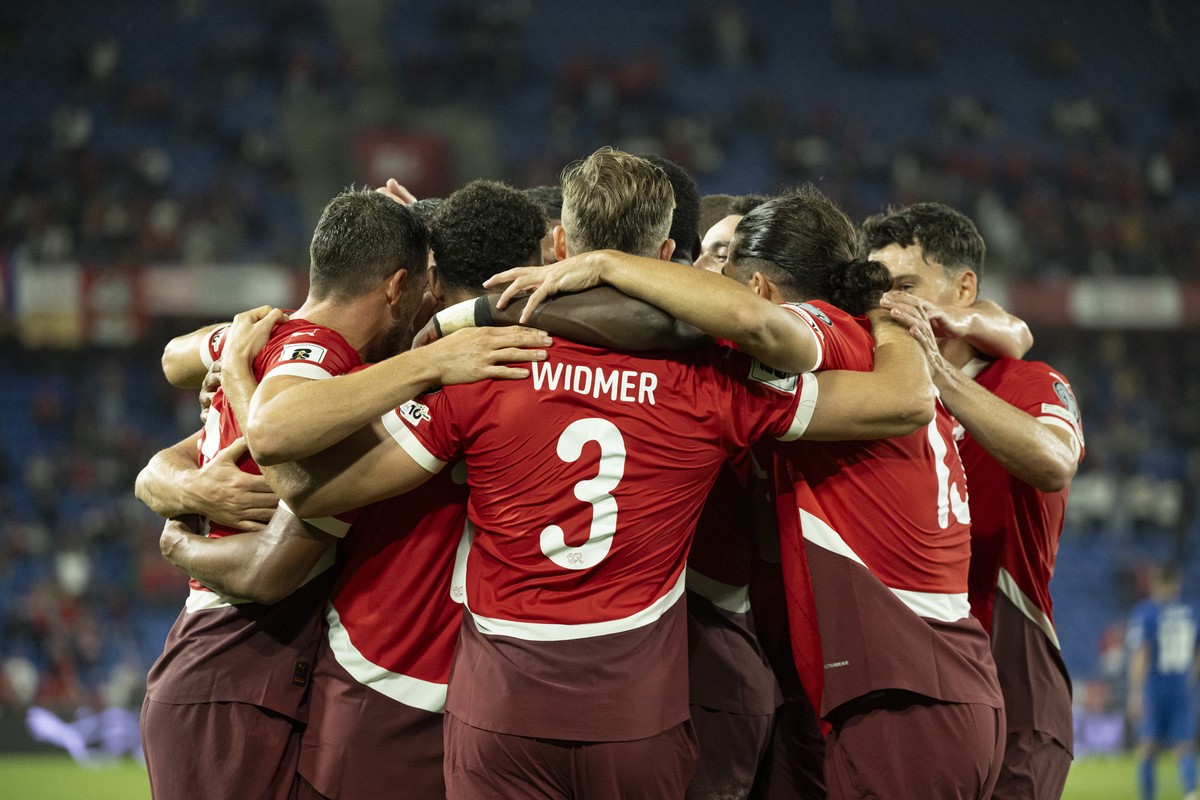 epa12363064 Players of Switzerland celebrate scoring the 3-0 goal during the FIFA 2026 World Cup Group B qualifying soccer match between Switzerland and Slovenia, in Basel, Switzerland, 08 September 2 ...