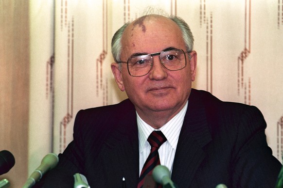 epa10148344 (FILE) - Former Soviet President Mikhail Gorbachev speaks during his press conference after his visit to Japan; in Moscow, Russia, 24 April 1992 (reissued 30 August 2022). According to a M ...