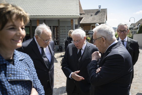 CAPTION ADDITION: ERGAENZT PERSON LINKS - Alt-Bundesraetin Ruth Metzler-Arnold, die Alt Bundesraete Johann Schneider-Ammann, Christoph Blocher und Arnold Koller, von links, sprechen vor der reformiert ...