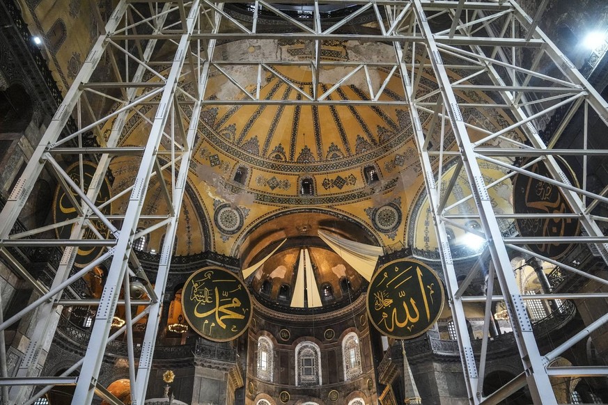 Hagia Sophia Grand Mosque enters new restoration phase ISTANBUL, TURKIYE - SEPTEMBER 10: A view of the scaffolding that supports the east half-dome as Hagia Sophia Grand Mosque enters a new phase in t ...