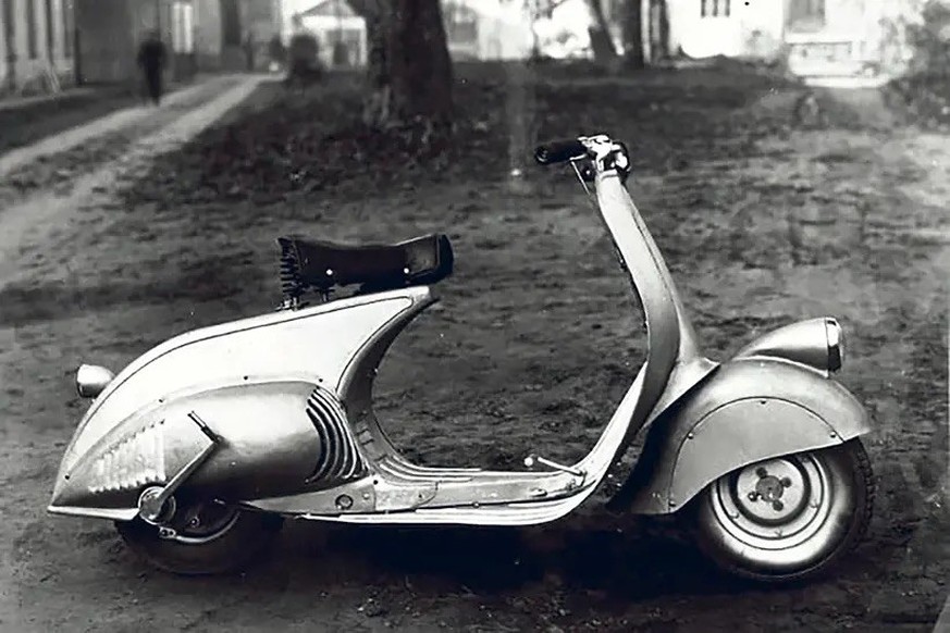 The first prototype for the Piaggio Vespa, 1946 designed by Corradino D’Ascanio
https://www.motorcyclenews.com/advice/inspiration/weekend-reads/the-history-of-vespa/
