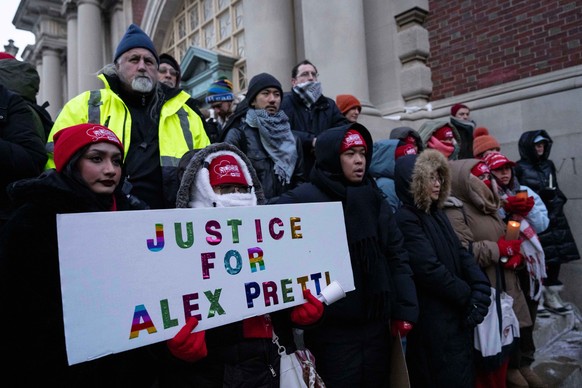 Nurses and their supporters gather for a vigil for Alex Pretti outside VA NY Harbor Healthcare System, Thursday, Jan. 29, 2026, in New York. (AP Photo/Yuki Iwamura)
Immigration Enforcement New York