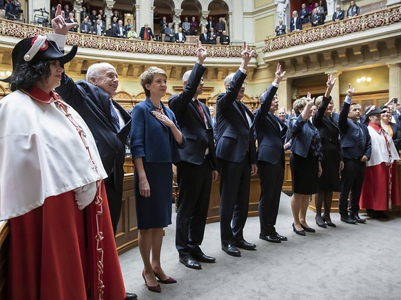 Am Mittwoch ist der Gesamtbundesrat für die Amtszeit 2020 bis 2023 vereidigt worden. Alle Mitglieder der Landesregierung bleiben ihren Departementen vorerst treu. (Archivbild)