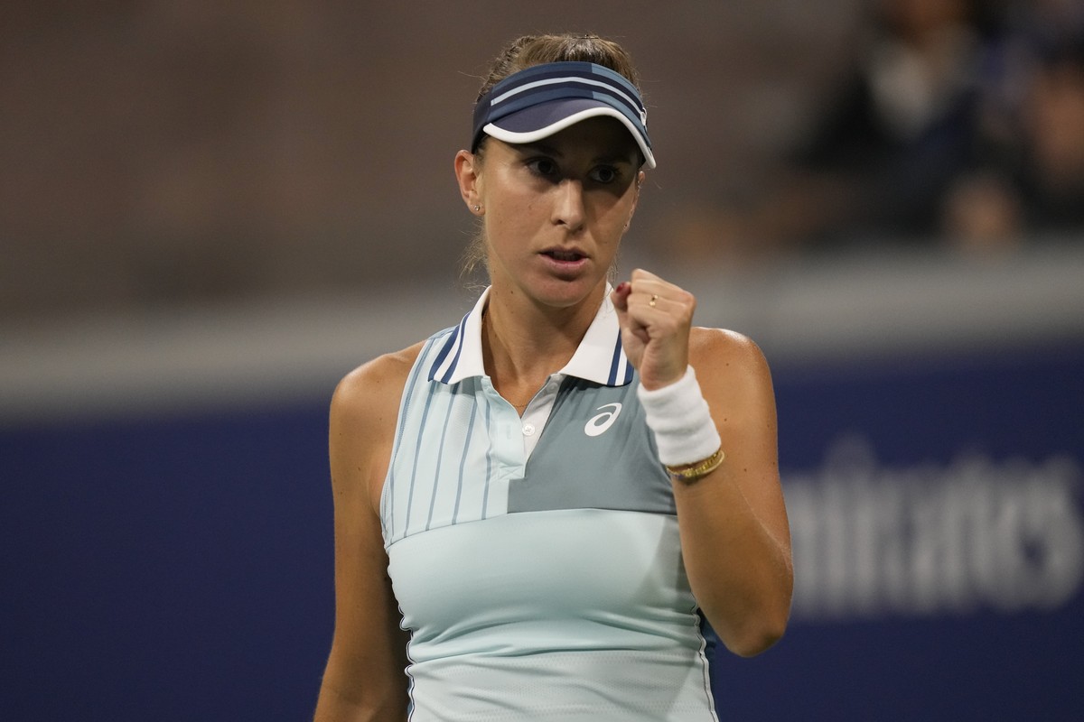 Belinda Bencic, of Switzerland, reacts during a match against Zhu Lin, of China, during the third round of the U.S. Open tennis championships, Friday, Sept. 1, 2023, in New York. (AP Photo/Charles Kru ...