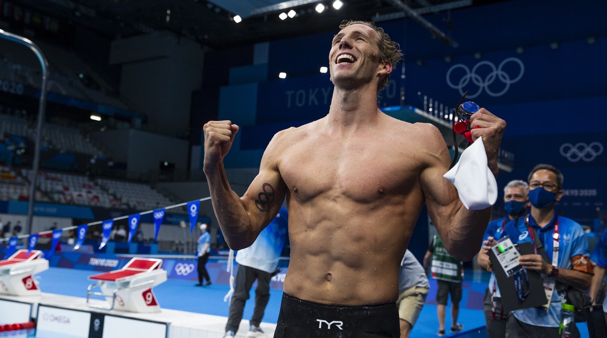 epa09378054 Jeremy Desplanches of Switzerland celebrates after finishing third in the men's 200m Individual Medley Final during the Swimming events of the Tokyo 2020 Olympic Games at the Tokyo Aq ...