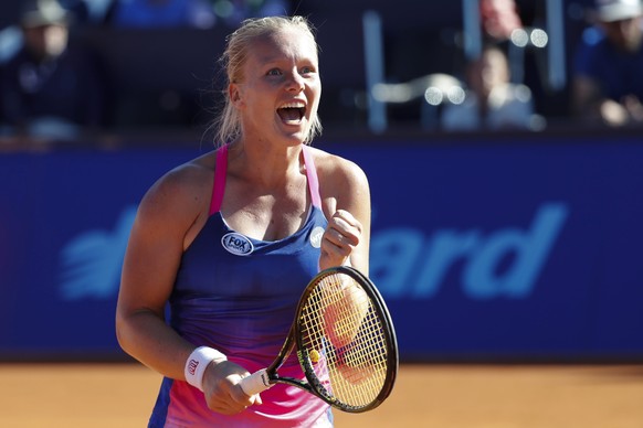 epa05428236 Kiki Bertens of the Netherlands in action during her semi final match against Timea Bacsinszky of Switzerland at the WTA Ladies Championship tennis tournament in Gstaad, Switzerland, 16 Ju ...