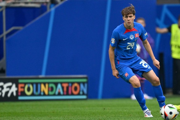240621 EURO2024 SLOVAKIA VS UKRAINE Leo Sauer 24 of Slovakia pictured during a soccer game between the national teams of Slovakia and Ukraine on the 2nd matchday in Group E in the group stage of the U ...
